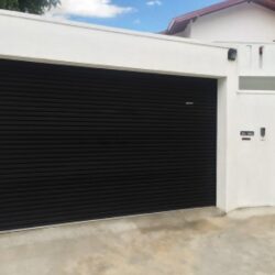 Auto garage door